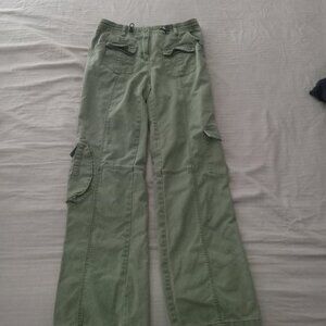 Brandy Melville kin cargo pants in green